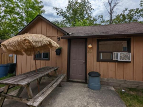 Tiny Wood Cottage 10